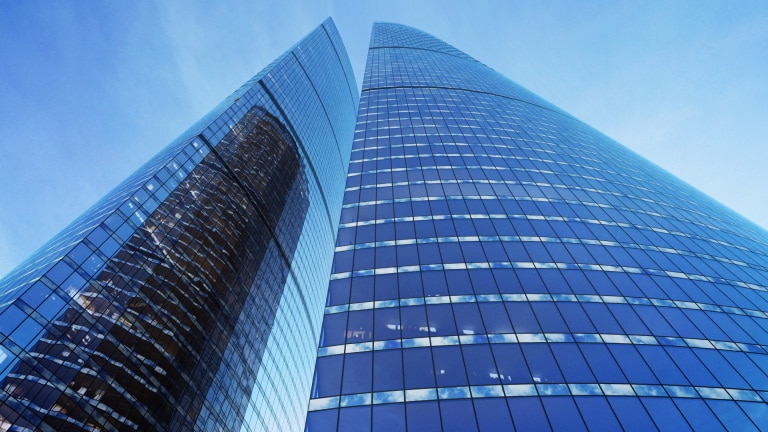Federation Tower von unten fotografiert