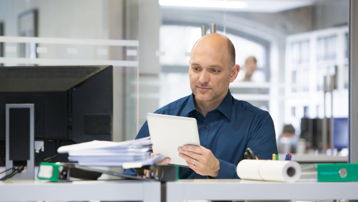 Consultant Marc in Office