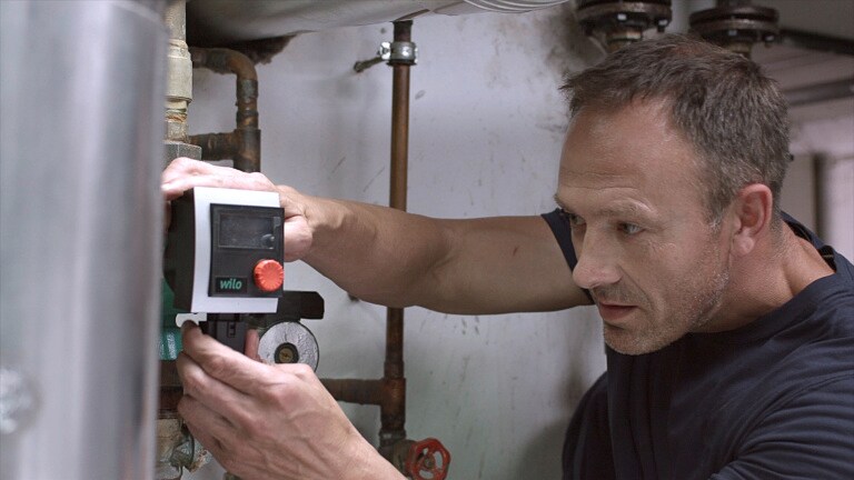 Screen of movie - Installation of Wilo-Stratos PICO